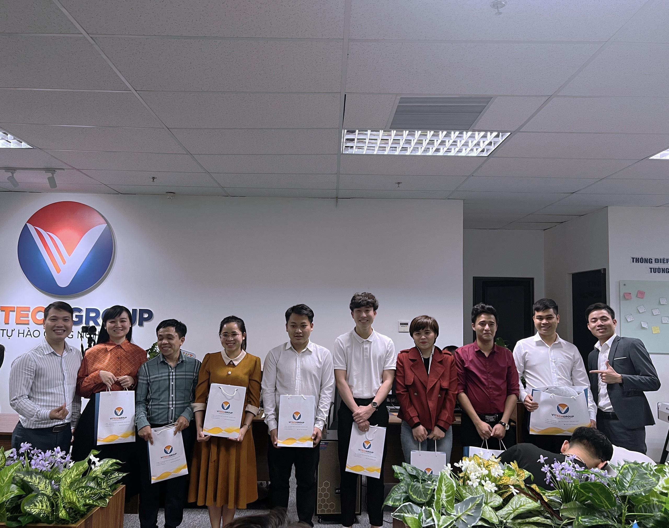 Tiệc sinh nhật tháng 1 và tháng 2 của Phần mềm MKT 2 sinh nhật tháng 1 và tháng 2