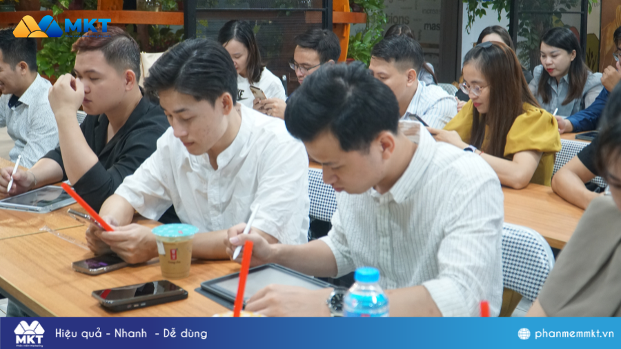 Nâng tầm văn hóa doanh nghiệp cùng Phần mềm MKT qua workshop “Hiểu, Thương và Dẫn Dắt”