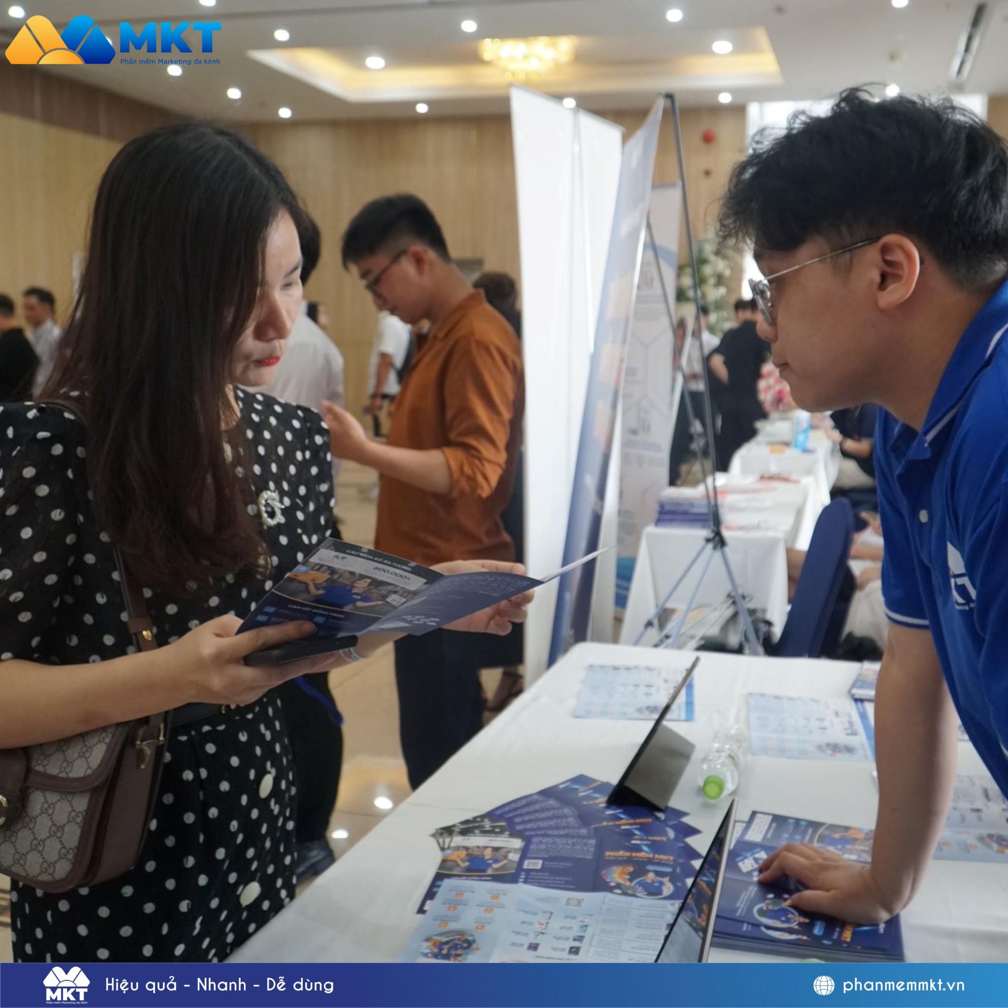 Vì sao Phần mềm MKT thường xuyên tổ chức các chương trình đào tạo marketing miễn phí cho khách hàng? 8 Phần mềm MKT tại các sự kiện offline