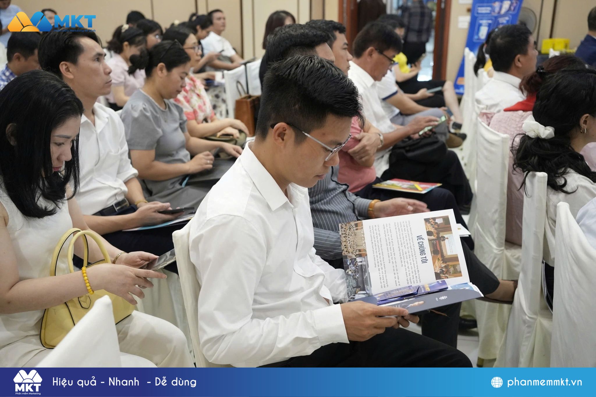 Phần mềm MKT tổ chức chuỗi sự kiện "Doanh nghiệp thực chiến" hỗ trợ hơn 800 doanh nghiệp trên toàn quốc 3 Phần mềm MKT tại các sự kiện offline
