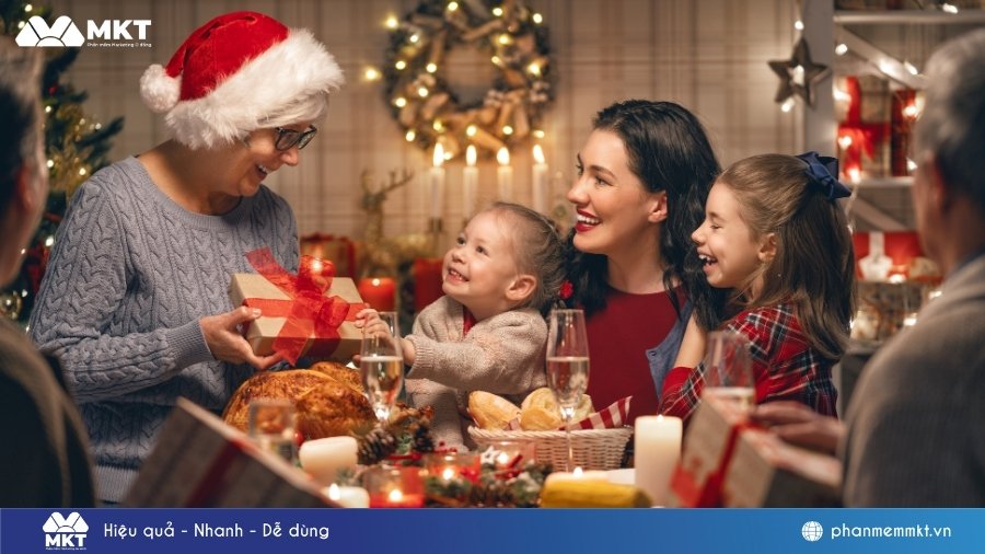 Tổng hợp 101+ Lời chúc Giáng sinh tiếng Anh hay và ý nghĩa nhất mùa Noel 2025 3 Lời chúc Giáng sinh tiếng Anh cho gia đình