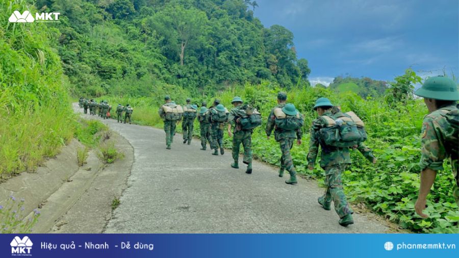 Câu thơ ngắn về người lính