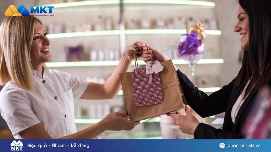 cách thu hút khách hàng đến cửa hàng