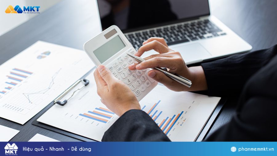 Xác định ngân sách tổng thể và phân nhóm khách hàng