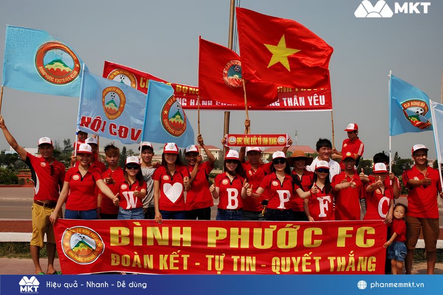 Khẩu hiệu in băng rôn cổ vũ bóng đá ấn tượng nhất. Ảnh: Sưu tầm Khẩu hiệu in băng rôn cổ vũ bóng đá ấn tượng nhất. Ảnh: Sưu tầm