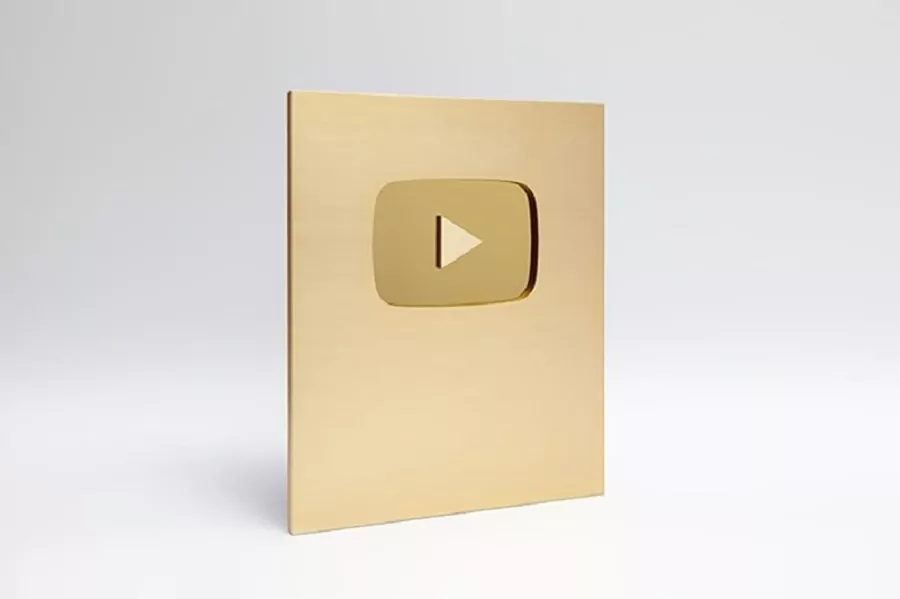 nút vàng youtube được bao nhiêu tiền